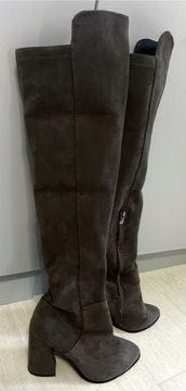 Гарні стильні чоботи ботфорди