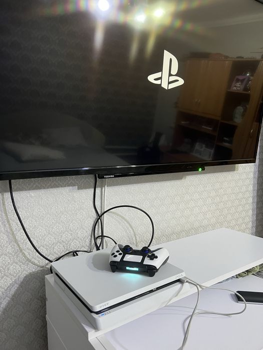 Sony Play Station  4 Slim  hdd 500
