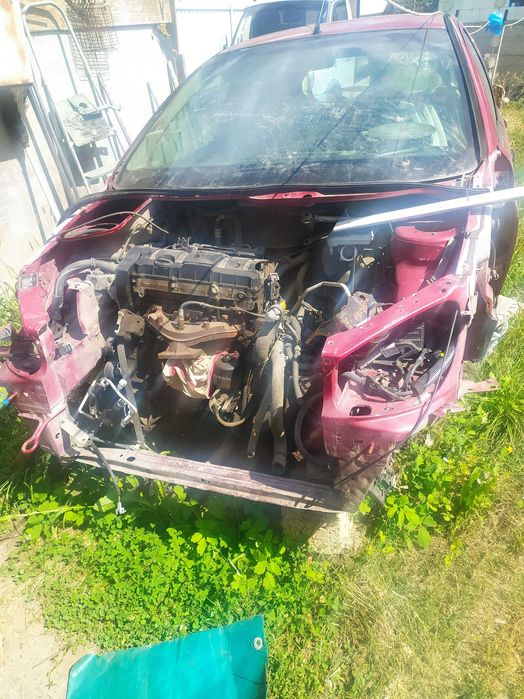 продам двигун пежо 206