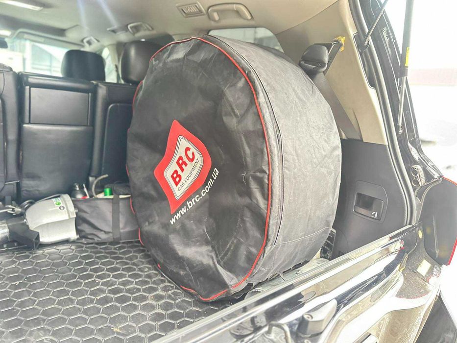 Кріплення запасного колеса Toyota Land Cruiser 100/200, Lexus LX470/LX570