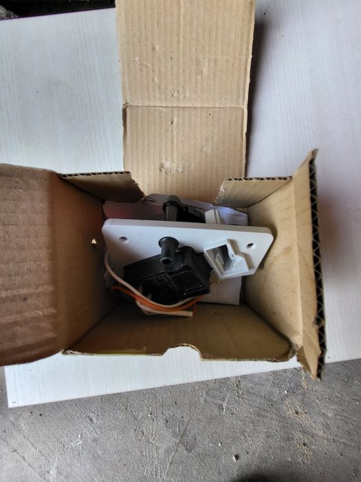 Pompa do suszarki whirlpool Indesit  c00851.885