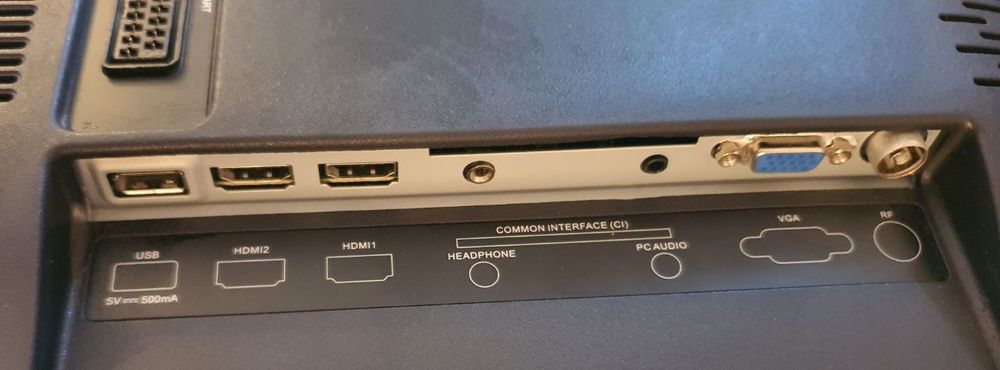 Плаский телевізор діагональ 56см