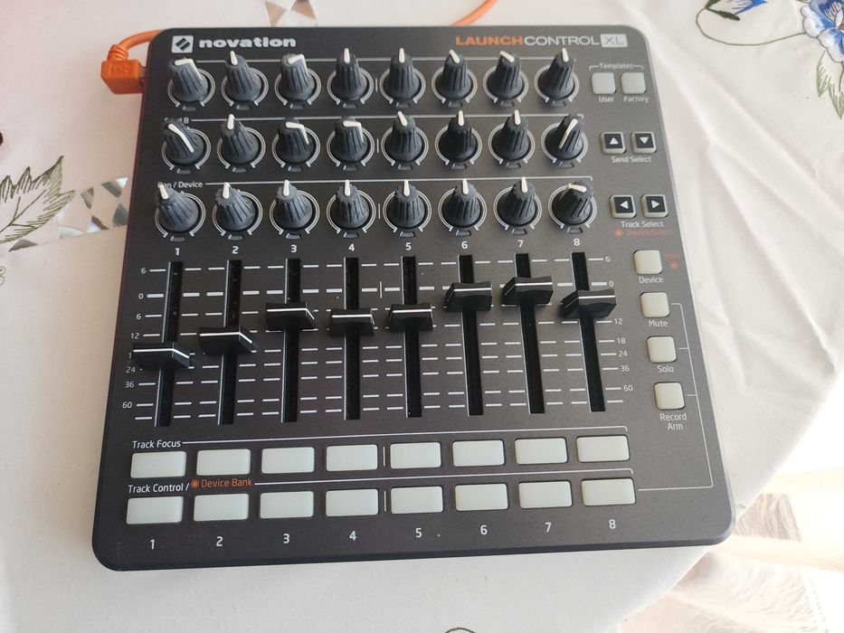 Novation Launch Control XL (como novo)