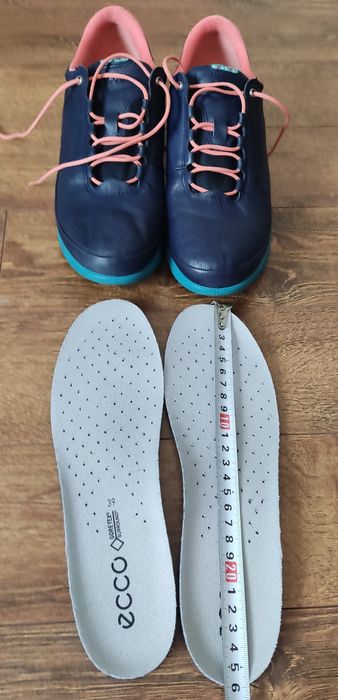 Оригінальні жіночі кросівки Ecco .