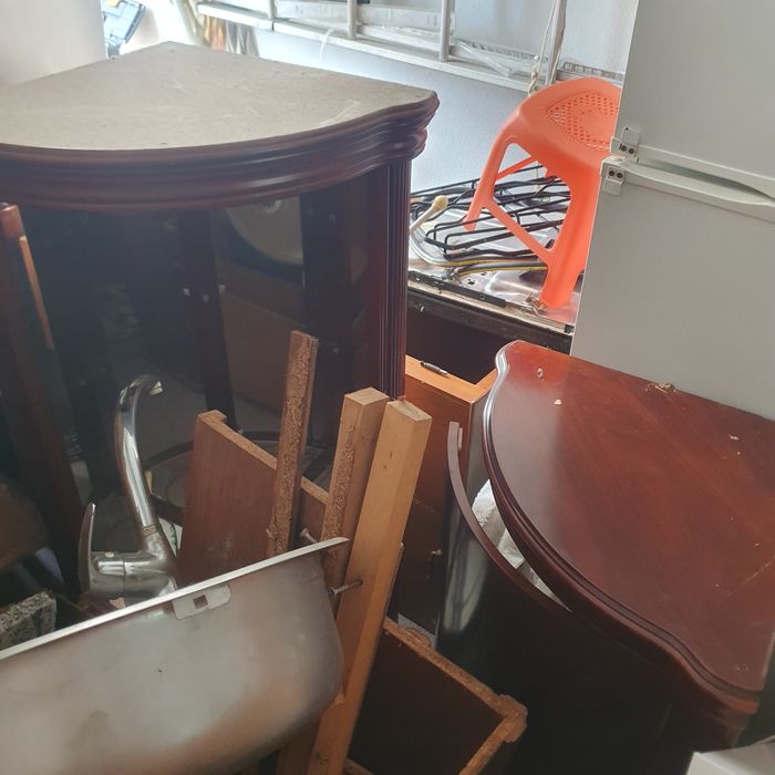 Moveis e portas para desocupar