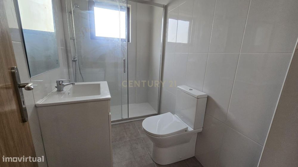 Apartamento T4 para Arrendamento – Bairro do Liceu, Setúbal Totalmente