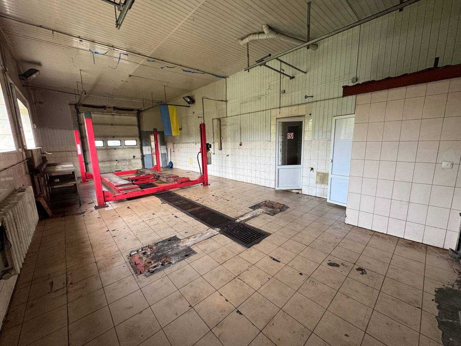 Здається в оренду приміщення СТО з підйомником