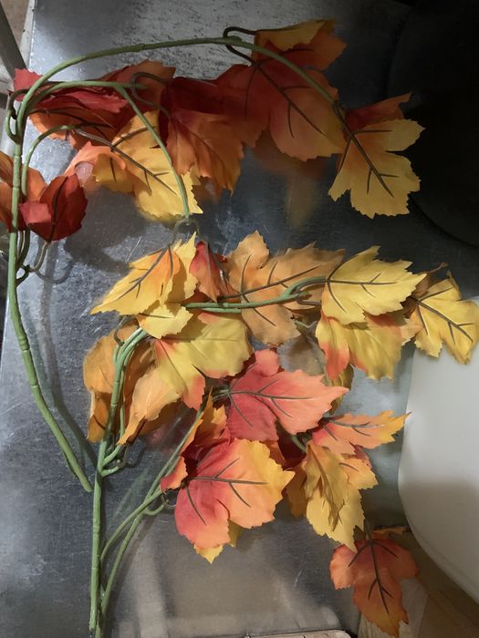 Декор штучні рослини та квіти, гірлянди паперові сердечка, зірки, SALE