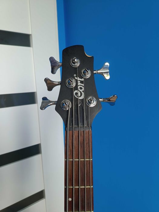 Gitara basowa 5-strunowa Cort Action Bass V Plus