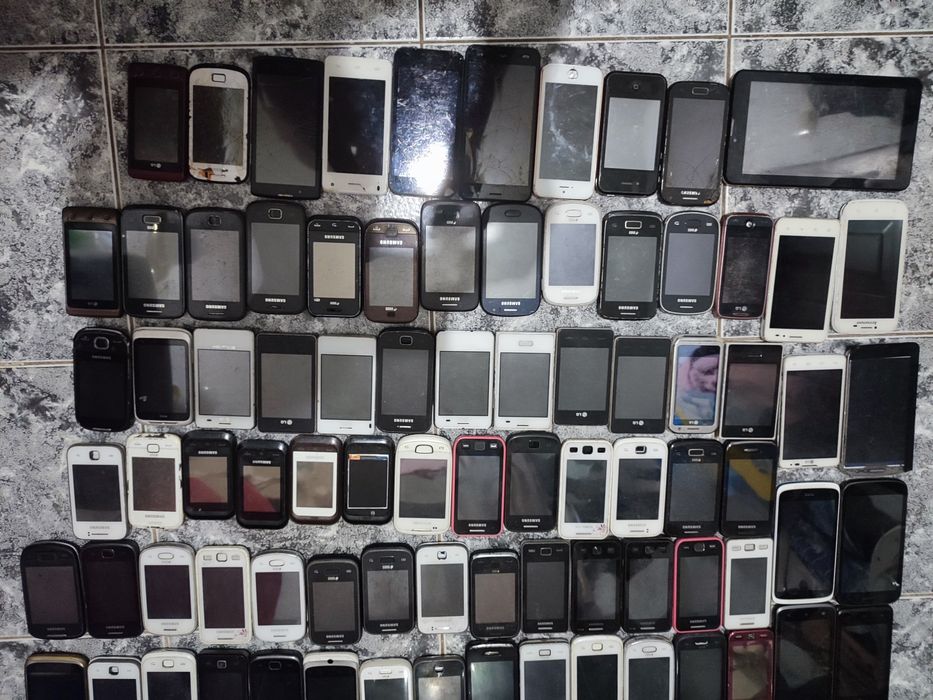 Лот запчасти телефоны дисплеи модули корпуса Samsung Lenovo HTC LG