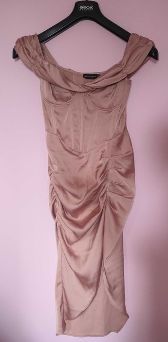 Długa sukienka balowa