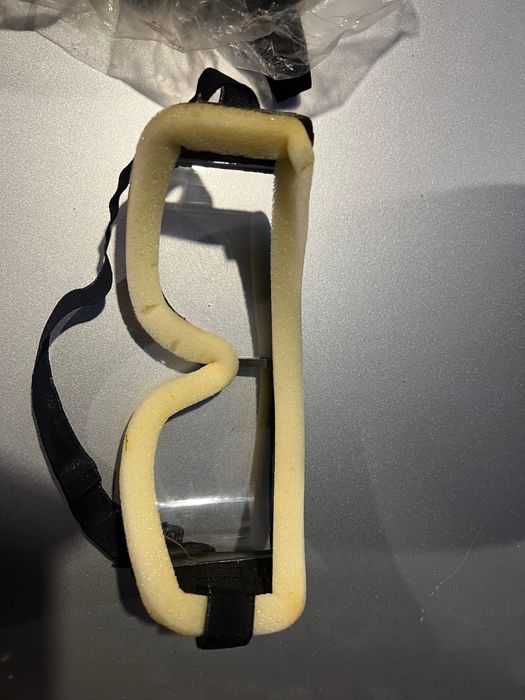 Окуляри захисні,защитные очки,рукавиці,перчатки.