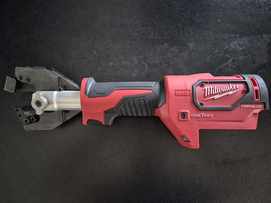 Akumulatorowe hydrauliczne nożyce MILWAUKEE M18 ONEHCC FORCELOGIC NOWE