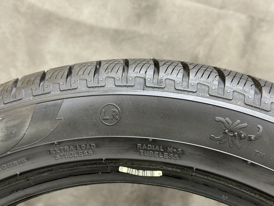 Нові зимові шини Pirelli Scorpion Winter 285/45 R22 114V Land Rover