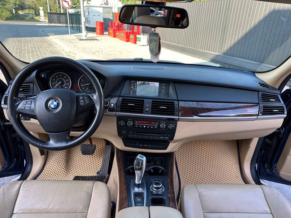 Продам BMW X5 E70 2010
