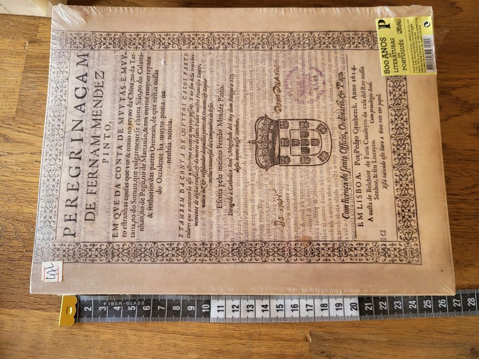 Réplica de livro - 800 anos de Literaturas em Português