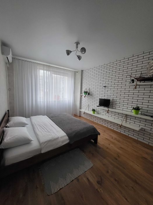 Посуточно 1-ком.кв.Одесса ЖМ"7 небо"  Свет есть 7 км,Метро,Артвиль