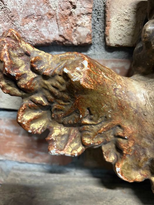 Przedwojenna głowa anioła