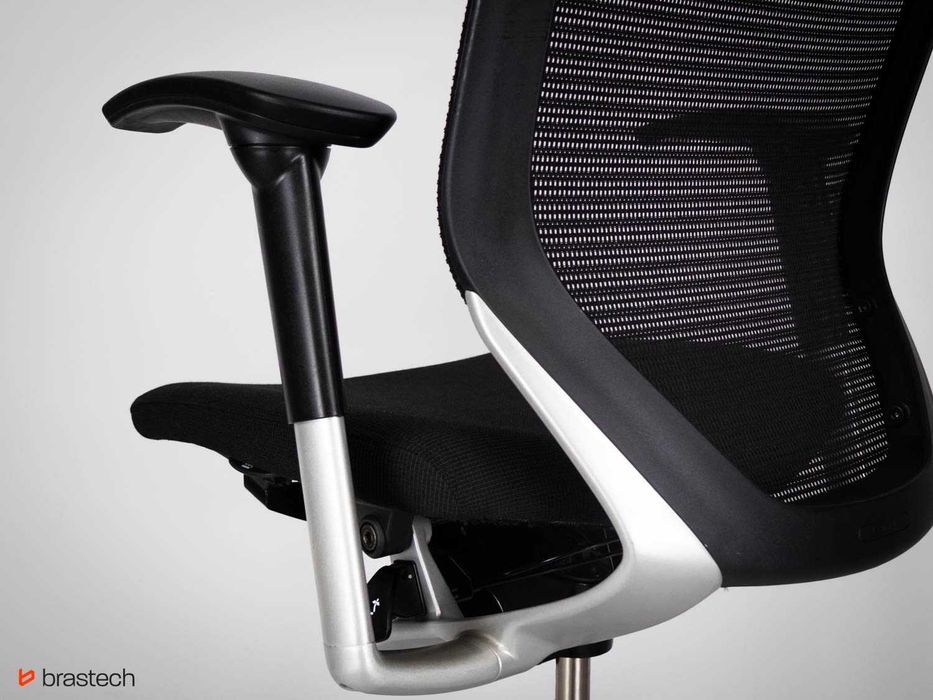 Fotel ergonomiczny Okamura CP Baron Poleasingowy