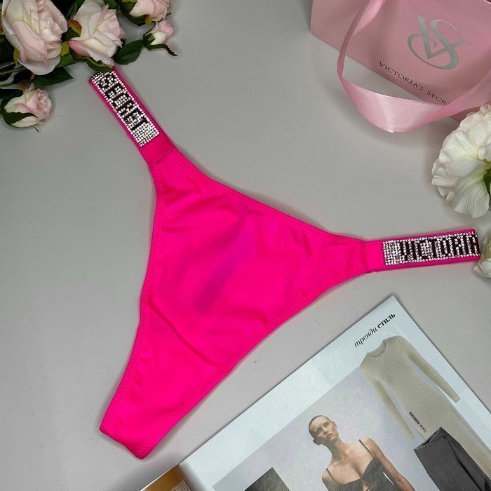 Жіночі стрінги Victoria's Secret. Женские трусики