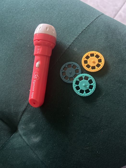 Projektor latarka z wymiennymi dyskami | Egmont Toys