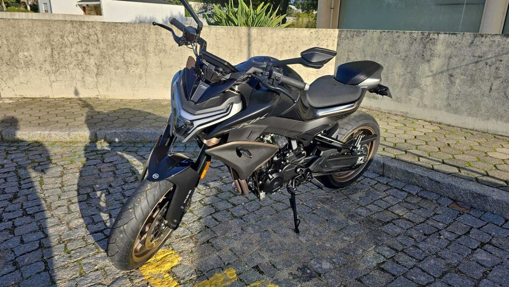 Cf Moto 800 nk de 2024 apenas 4200 km