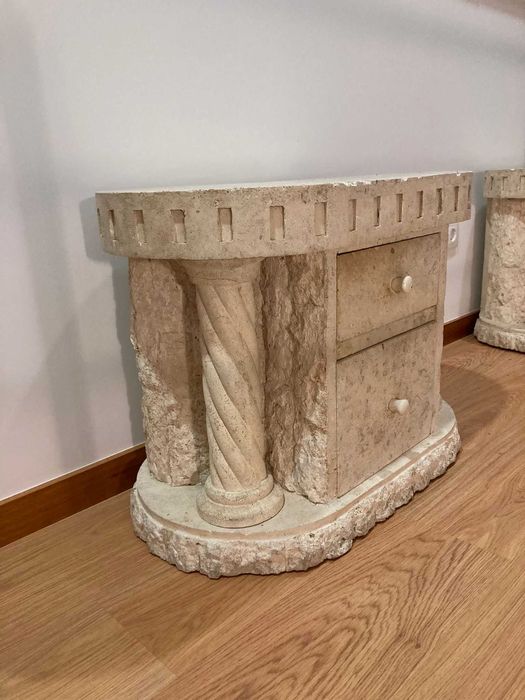 2 stone bedside tables with 2 drawers64730086358658123