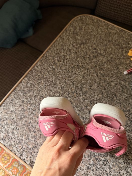 Дитячі сандалі сабо adidas 26