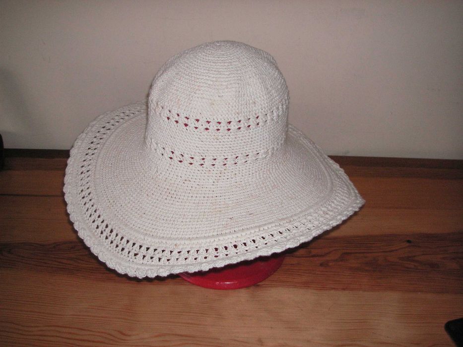 Chapéu de Senhora / Capeline Branco