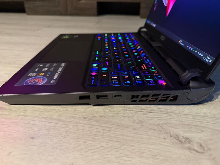 Sprzedam laptop MSI VECTOR
