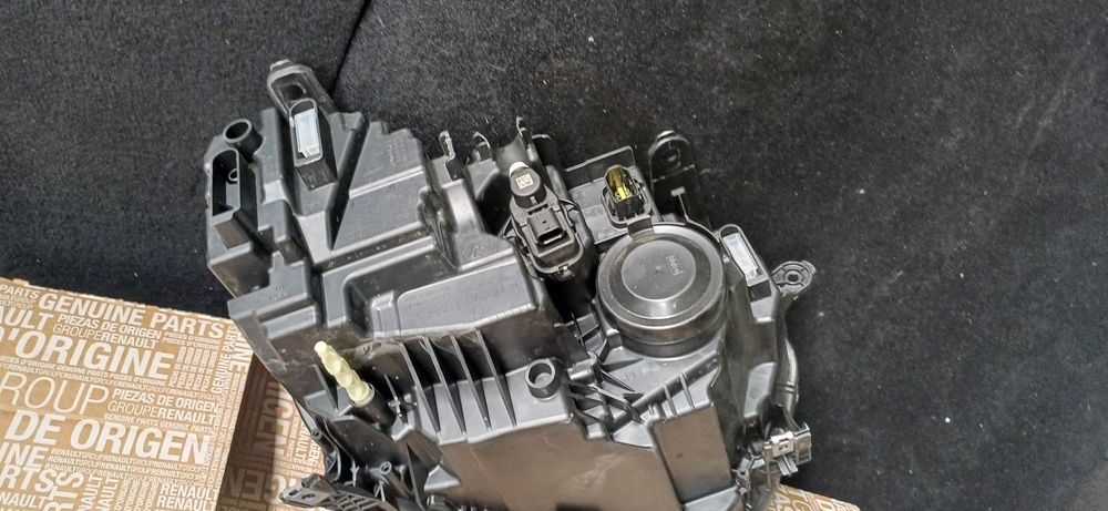 Lampa przednia lewa dacia duster ll led 21r