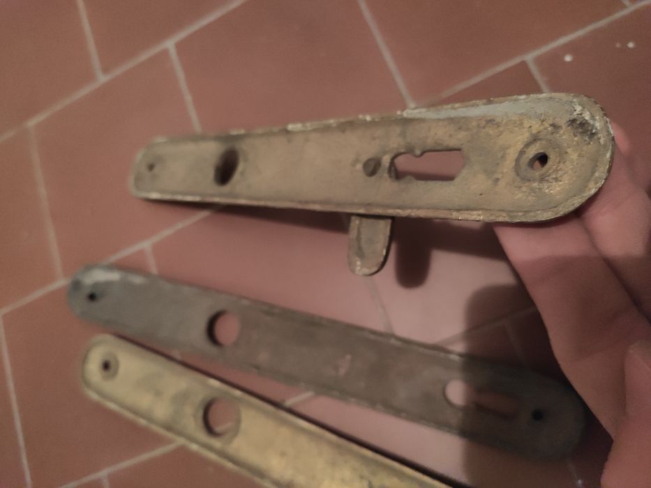 Szyldy 6 starych mosiężnych elementów drzwi - PRL lub starsze