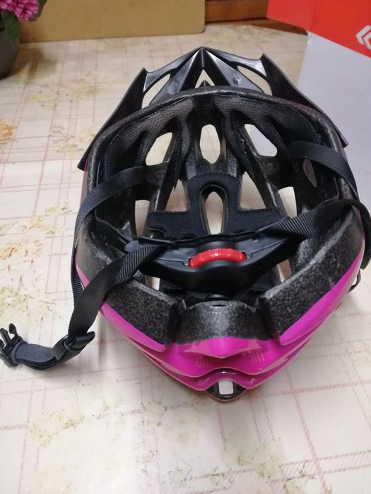 Kask rowerowy Kross malinowy