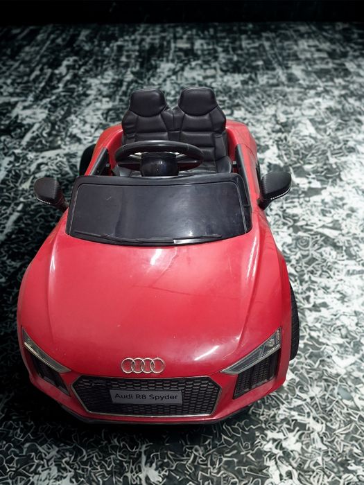 Audi r8 spider auto na akumulator