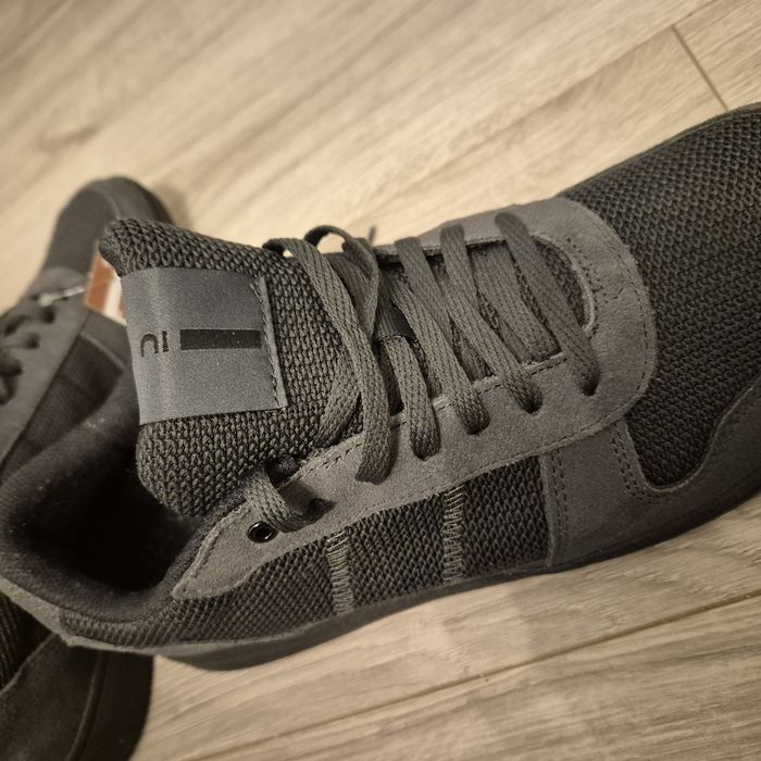 Tenis  novos e originais n 46 gama Premium Decathlon 
Numero para quem
