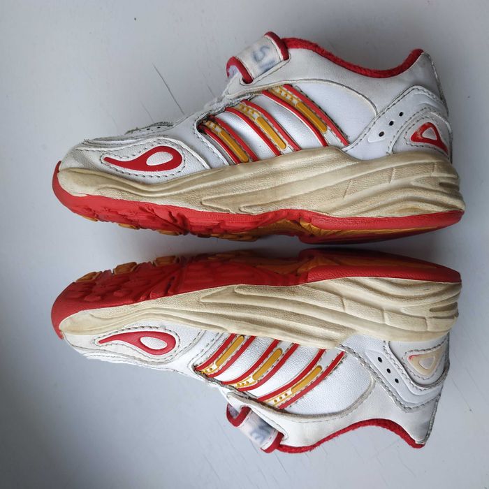 Шкіряні кросівки на дівчинку Adidas 23р. 14.5 см.