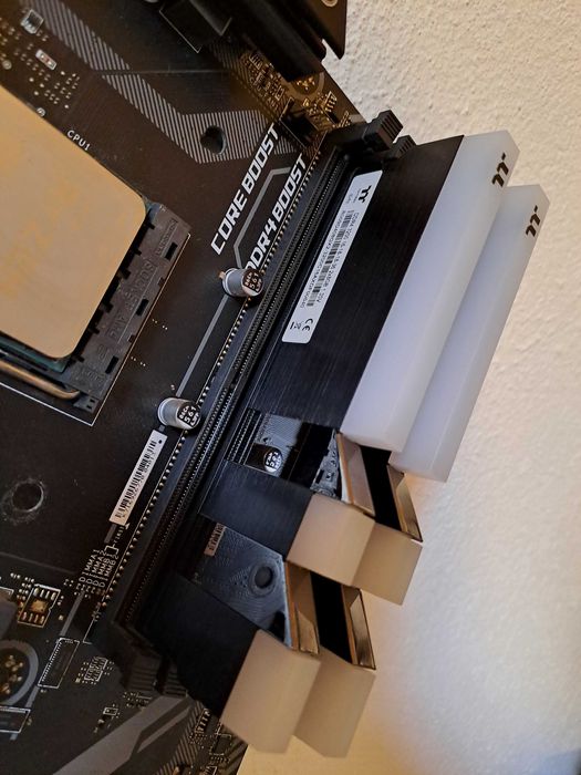 Bundle AMD Ryzen 5 3500X / Motherboard MSI B450 Tomahawk Max AM4 / 16GB DDR4 Thermaltake Toughram 3200 MT