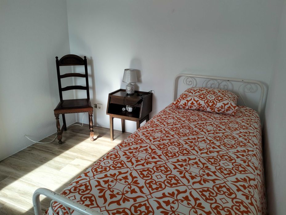 Casa Térrea c/ Quintal T3 p/ ALUGAR