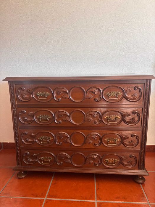 Quarto completo de casal em madeira maciça - Zona Setúbal