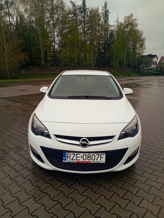 Opel Astra 1,4 - 2014r.-153000km