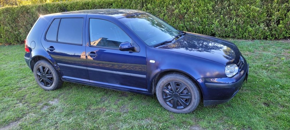 Vw Golf 1.6 rok 2000 długie opłaty
