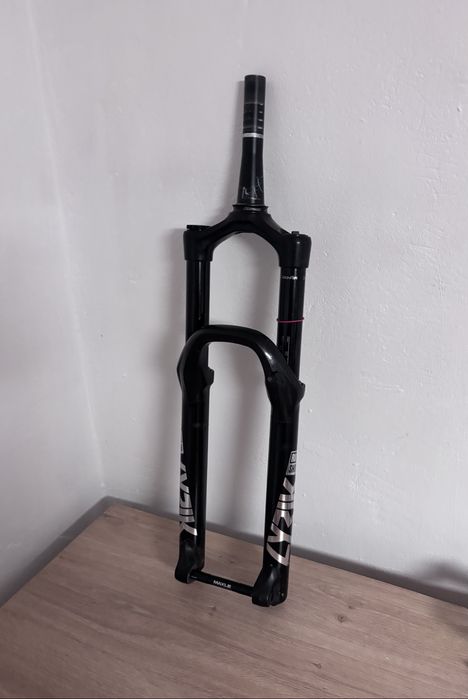 Rock shox Lyrik select plus 27,5 160 mm niedawno po pelnym serwisie