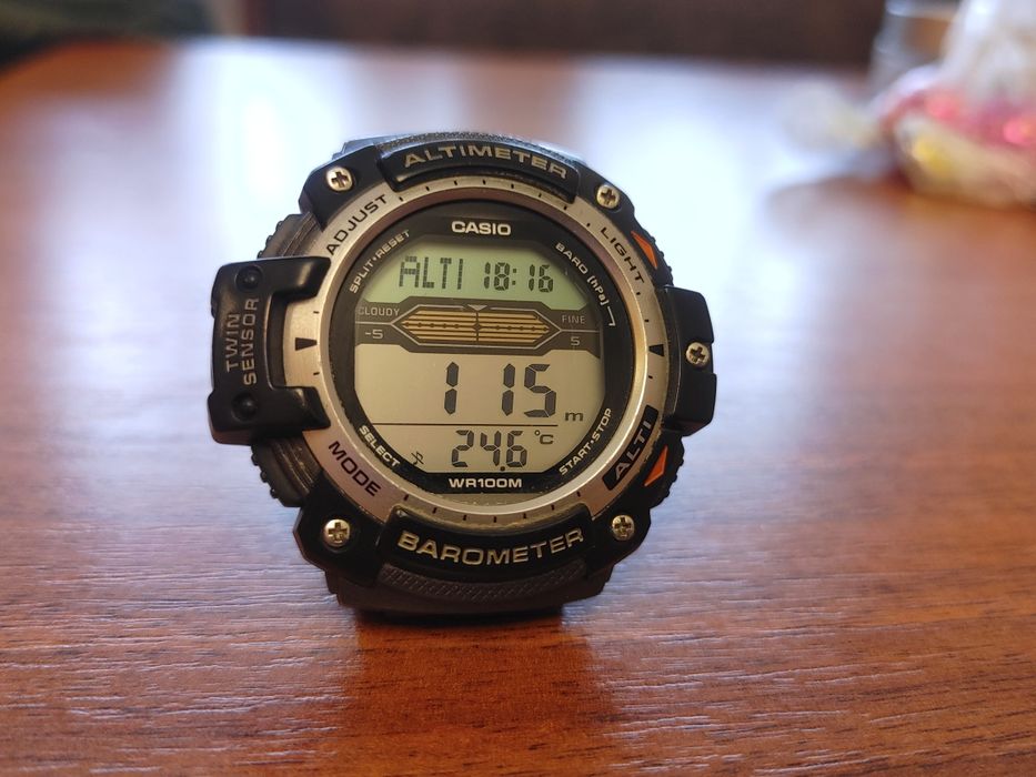 Туристические наручные часы casio illuminator sgw-300h с альтиметром