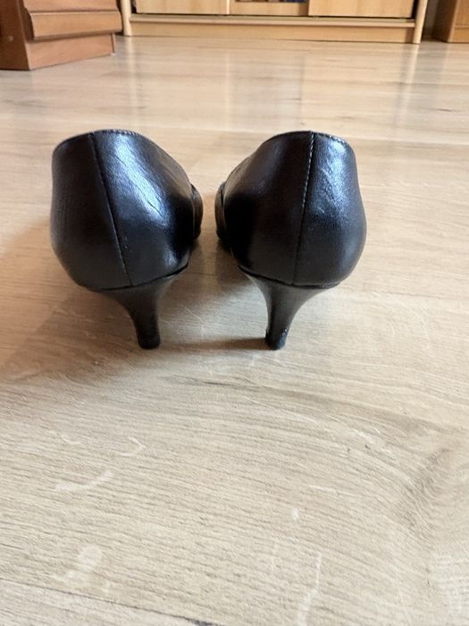 Elegancjie modne szpilki damskie