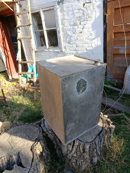 Бочки металева ,пластикова , бідони молочні.