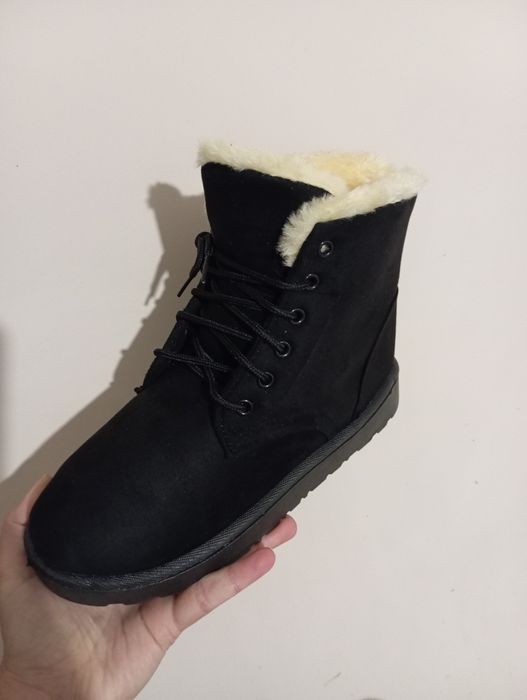 Легенькі зимові черевики