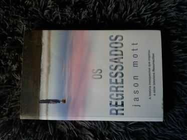 Livro: Os Regressados