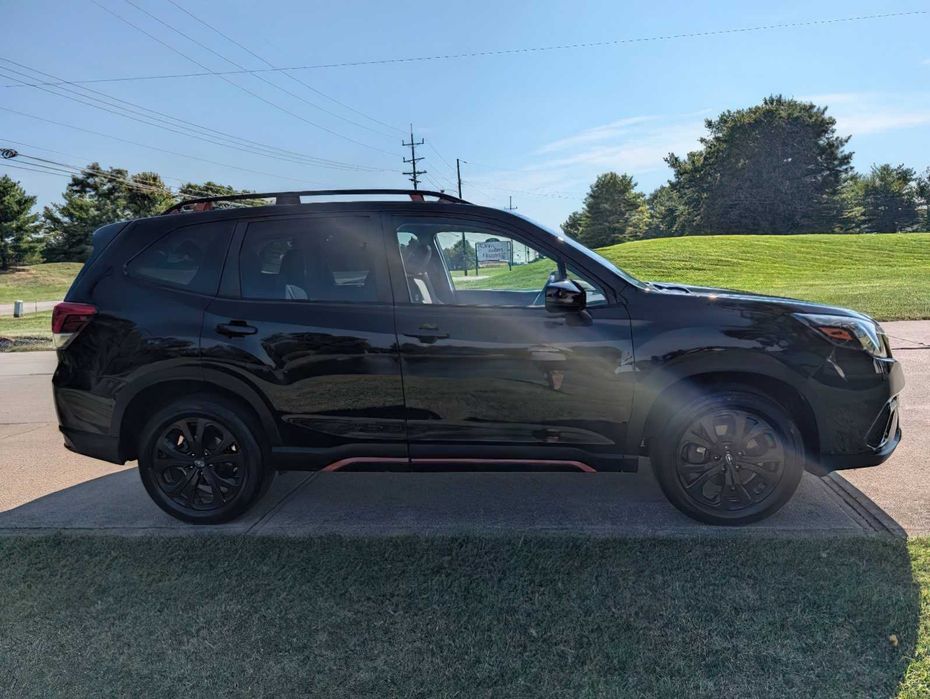 Subaru Forester      2023