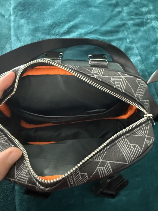 Mala lacoste The Blend com Aba de Clip