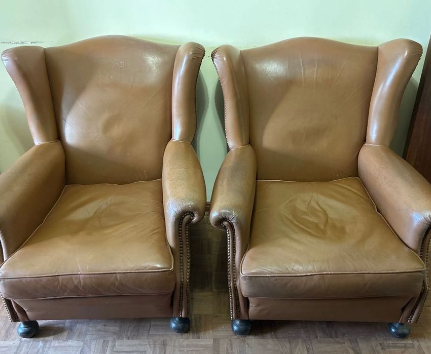 Poltronas em pele